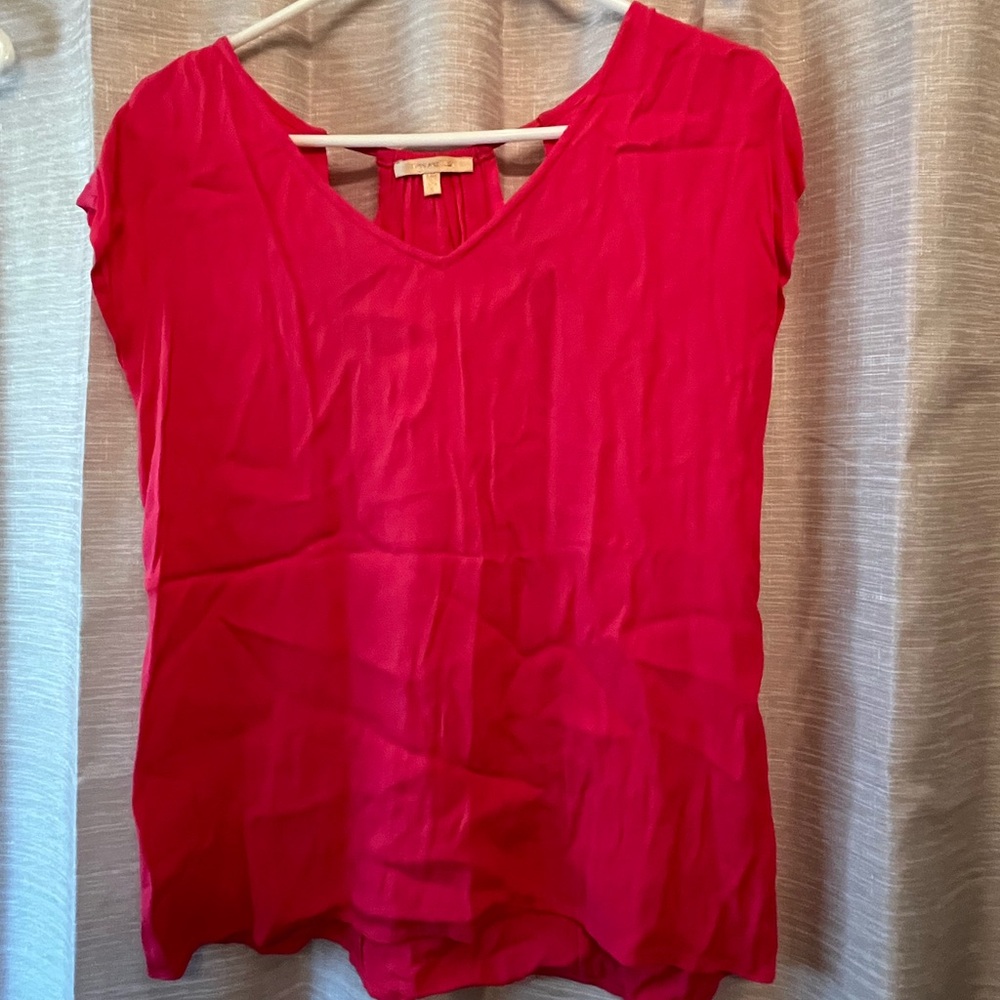 Skies are blue sleeveless top